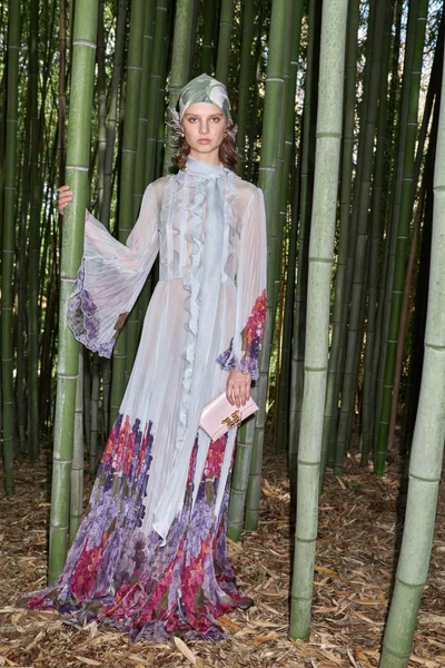 Look 19